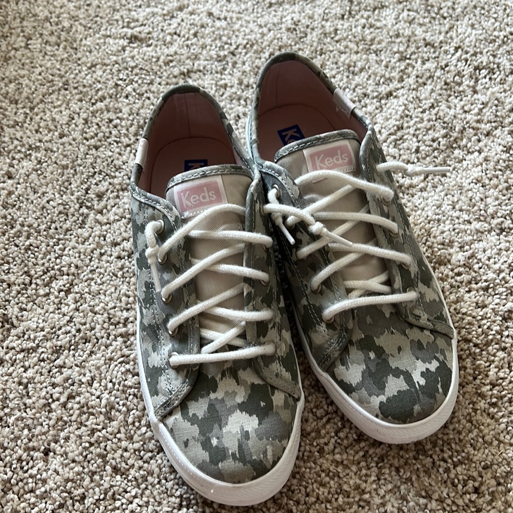 Camo Keds Slip-ons 4M like New
